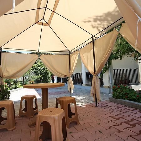 Talo'S Guest House Makhinjauri Exterior photo