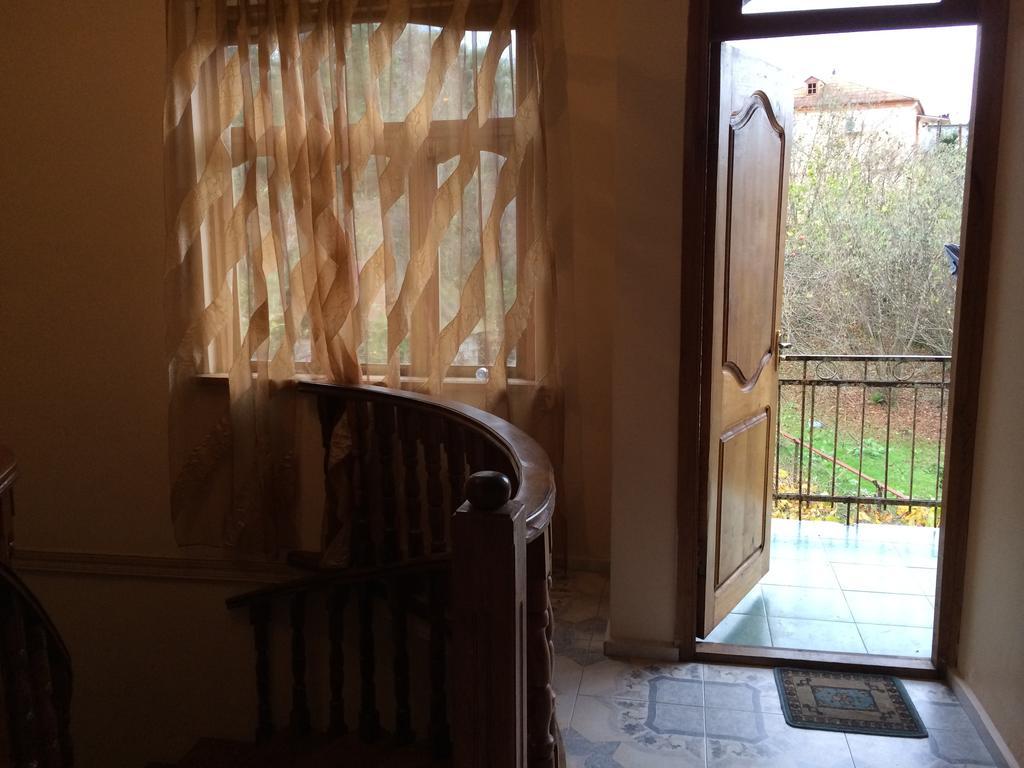 Talo'S Guest House Makhinjauri Room photo