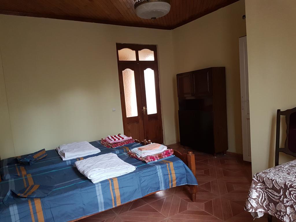 Talo'S Guest House Makhinjauri Exterior photo