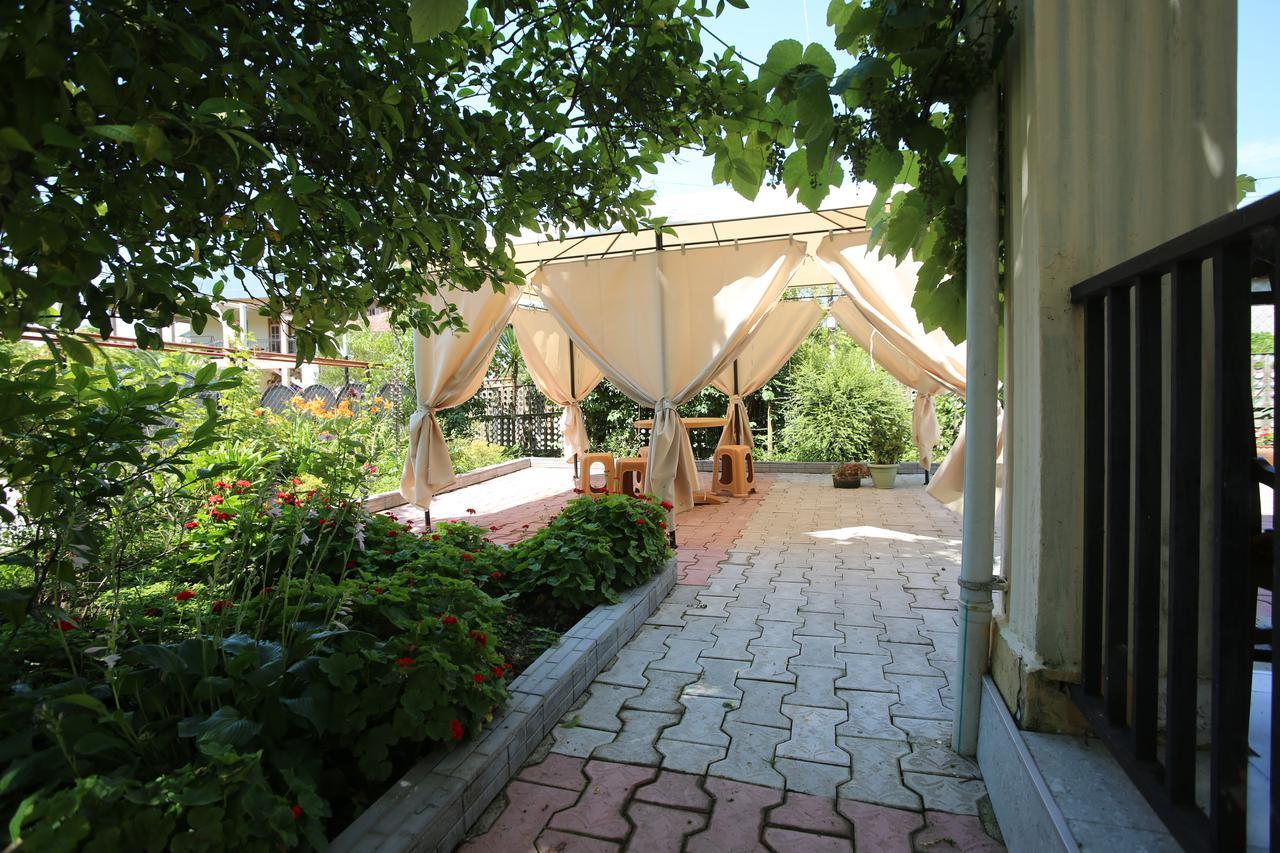Talo'S Guest House Makhinjauri Exterior photo