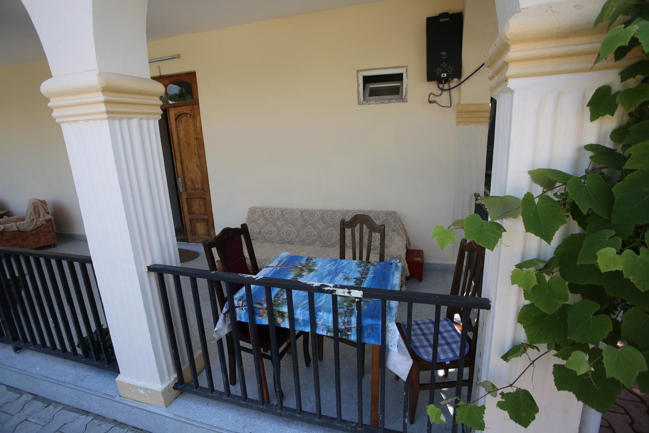 Talo'S Guest House Makhinjauri Exterior photo