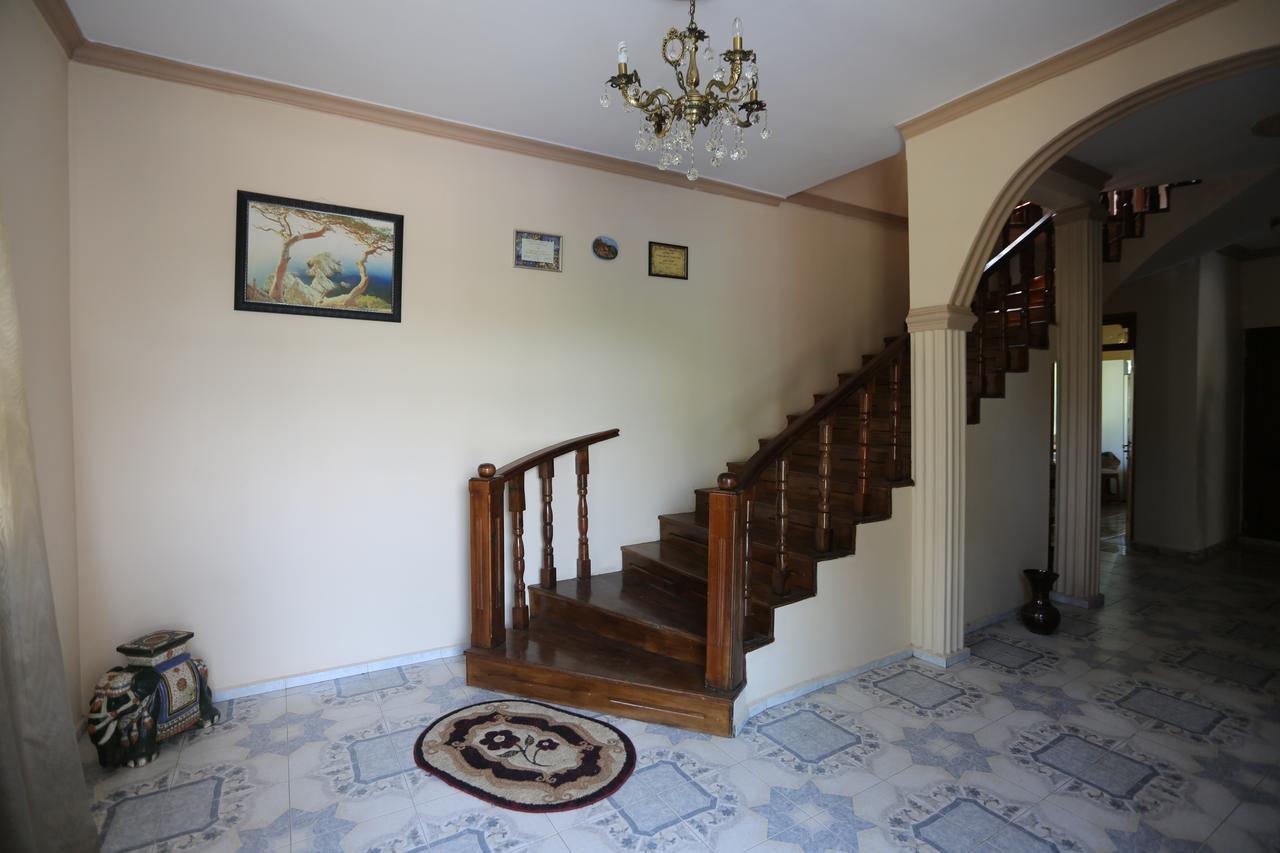 Talo'S Guest House Makhinjauri Exterior photo