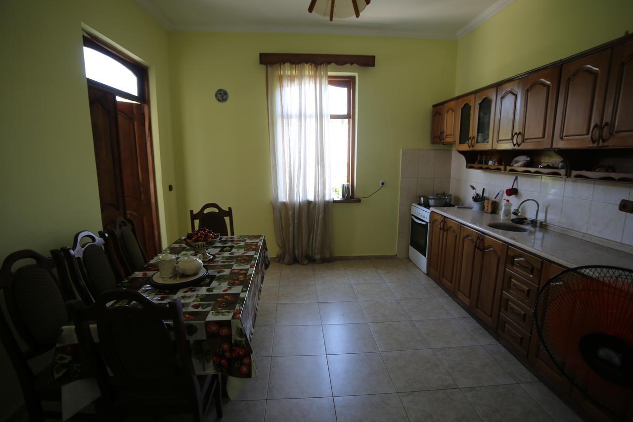 Talo'S Guest House Makhinjauri Exterior photo