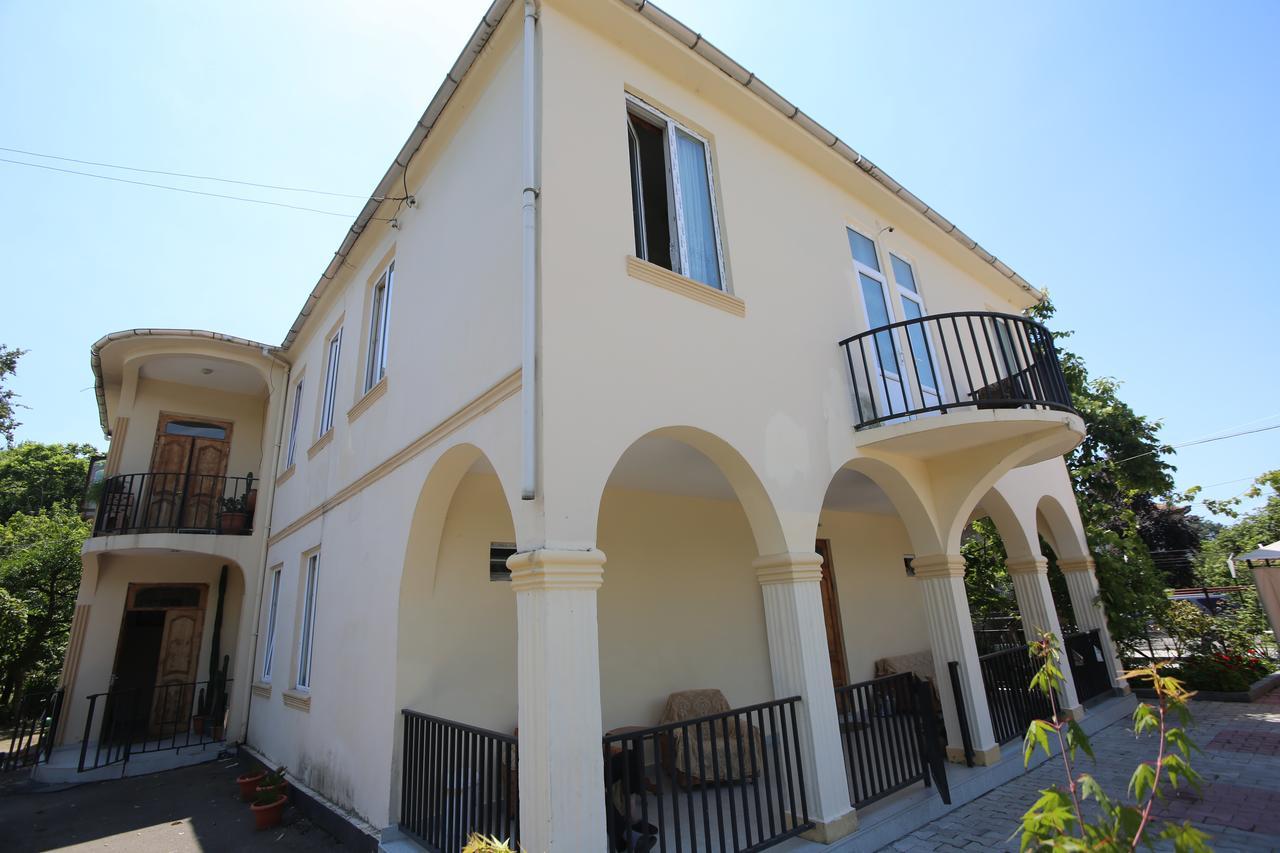 Talo'S Guest House Makhinjauri Exterior photo