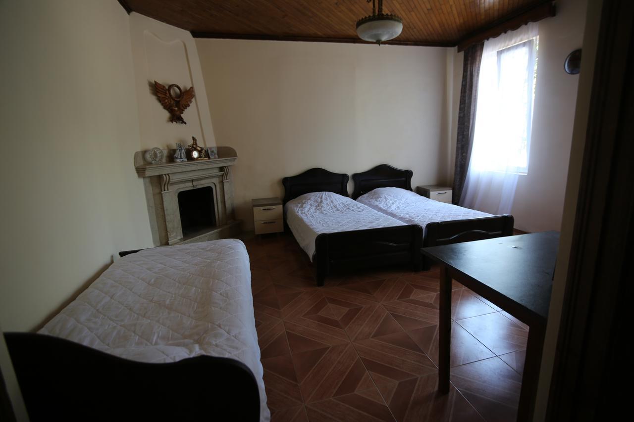 Talo'S Guest House Makhinjauri Exterior photo