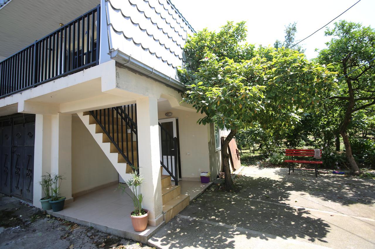Talo'S Guest House Makhinjauri Exterior photo