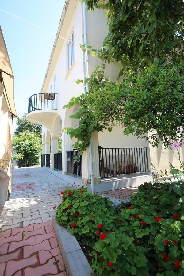 Talo'S Guest House Makhinjauri Exterior photo