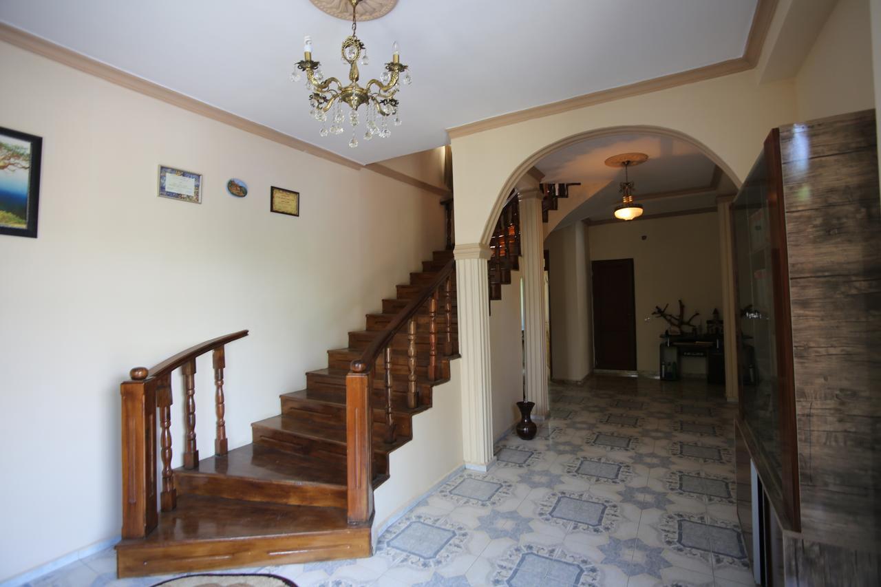 Talo'S Guest House Makhinjauri Exterior photo