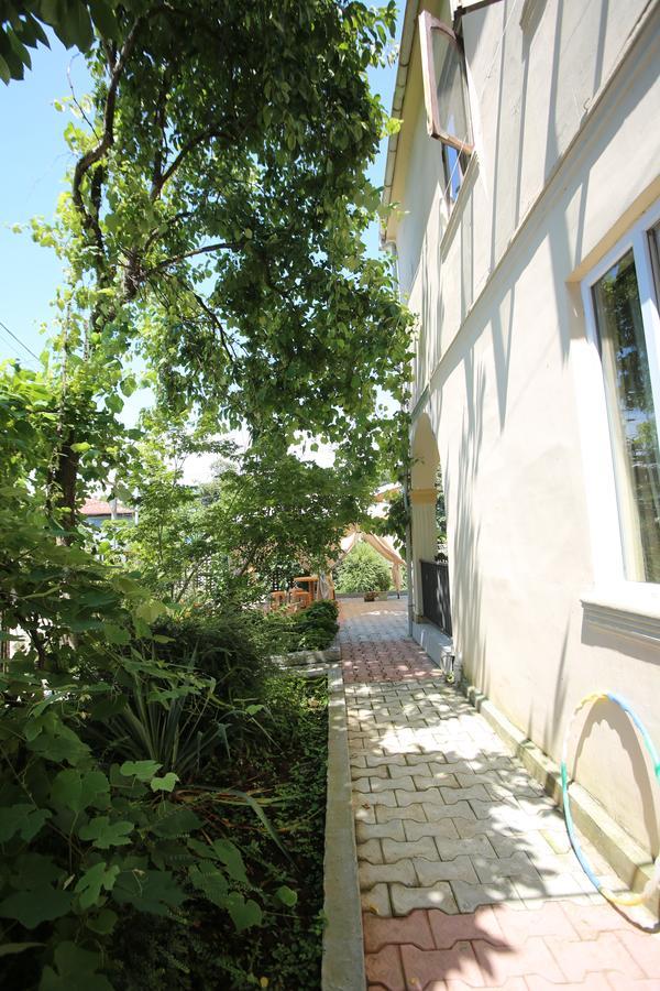 Talo'S Guest House Makhinjauri Exterior photo