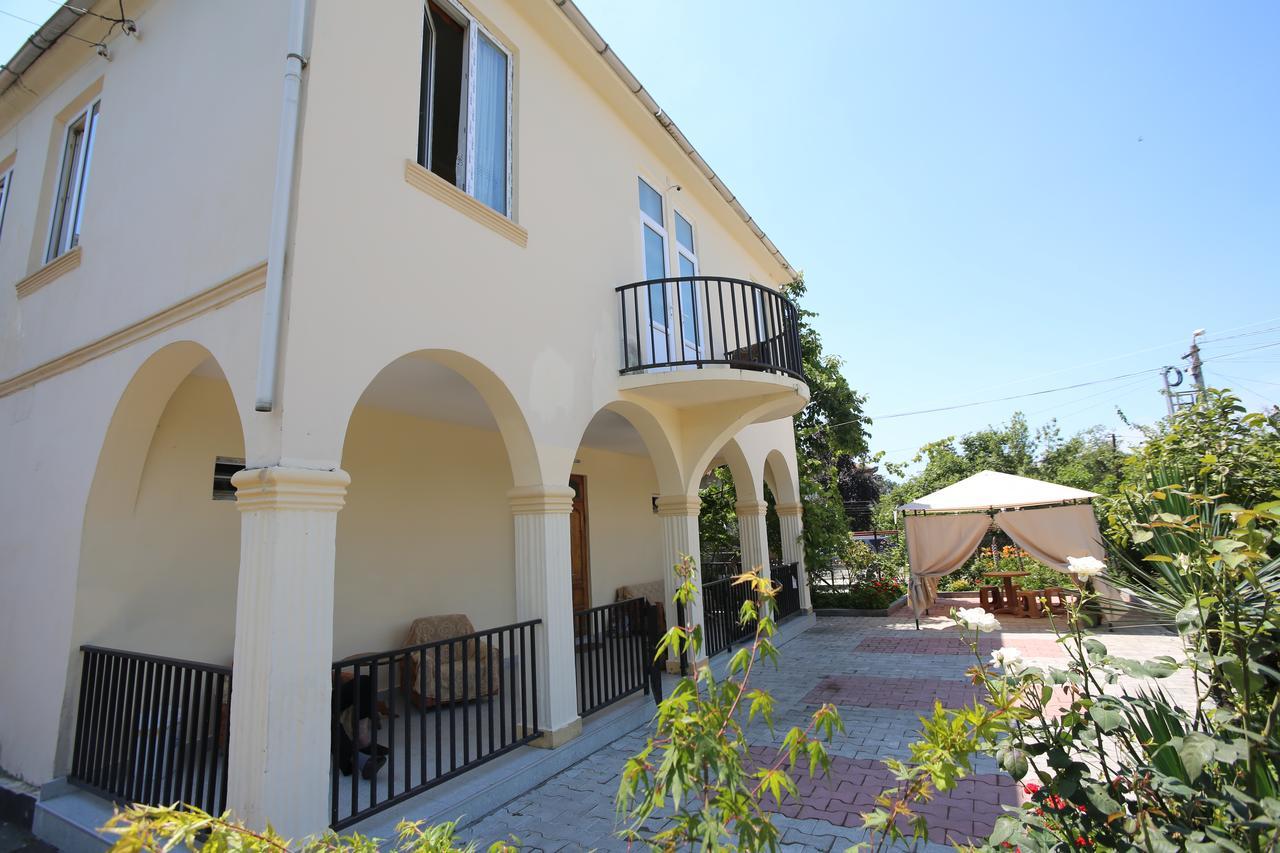 Talo'S Guest House Makhinjauri Exterior photo
