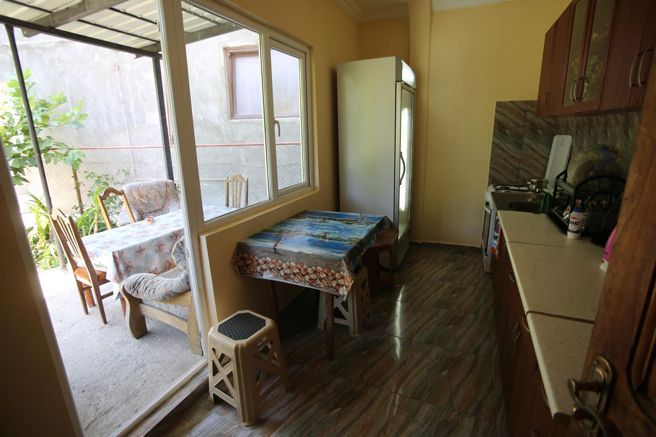 Talo'S Guest House Makhinjauri Exterior photo