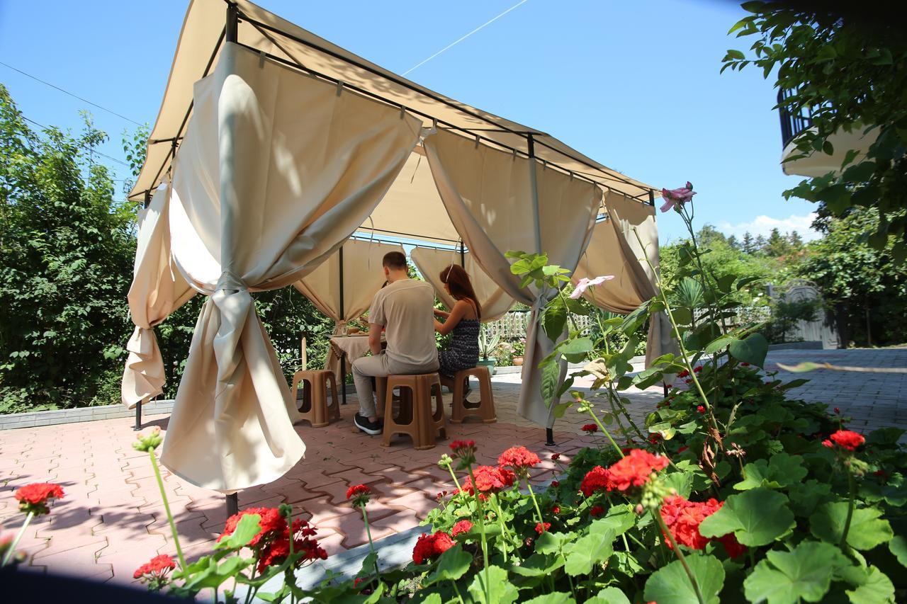 Talo'S Guest House Makhinjauri Exterior photo