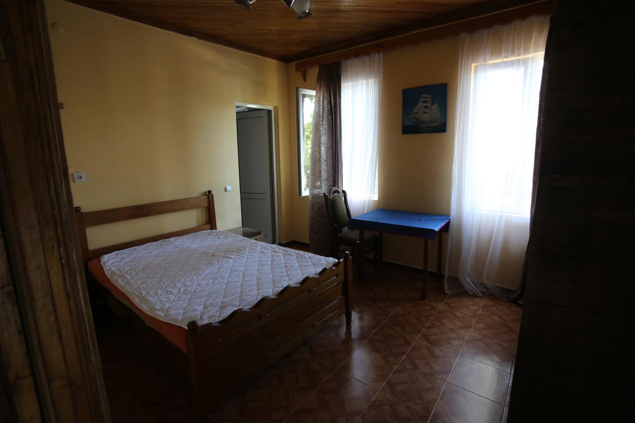 Talo'S Guest House Makhinjauri Exterior photo