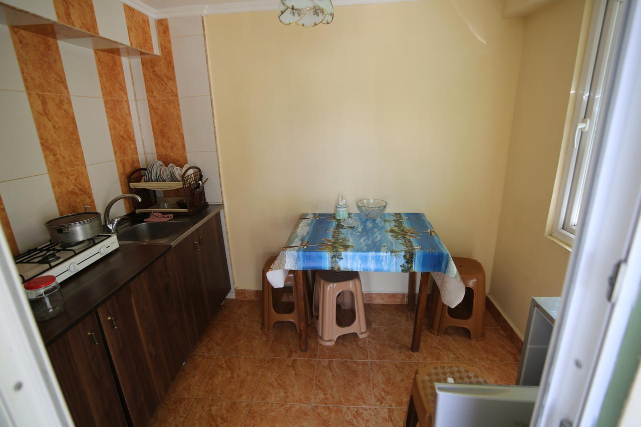 Talo'S Guest House Makhinjauri Exterior photo